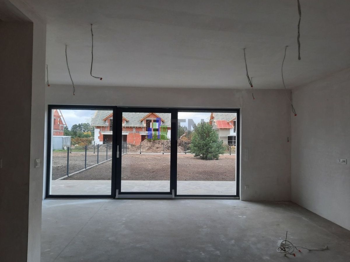 bliźniak, 5 pokoi Chrząstawa Wielka. Zdjęcie 12