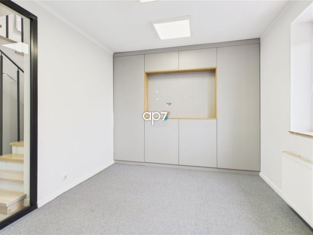 Lokal Kraków Wzgórza Krzesławickie, ul. Grębałowska. Zdjęcie 11