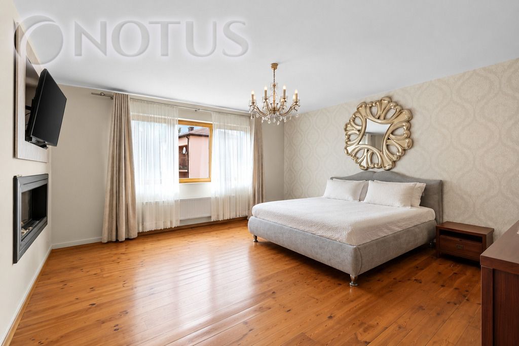 dom wolnostojący, 10 pokoi Katowice. Zdjęcie 2