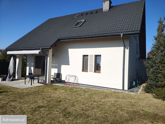 dom wolnostojący, 4 pokoje Masłomiąca, ul. Parkowa. Zdjęcie 1