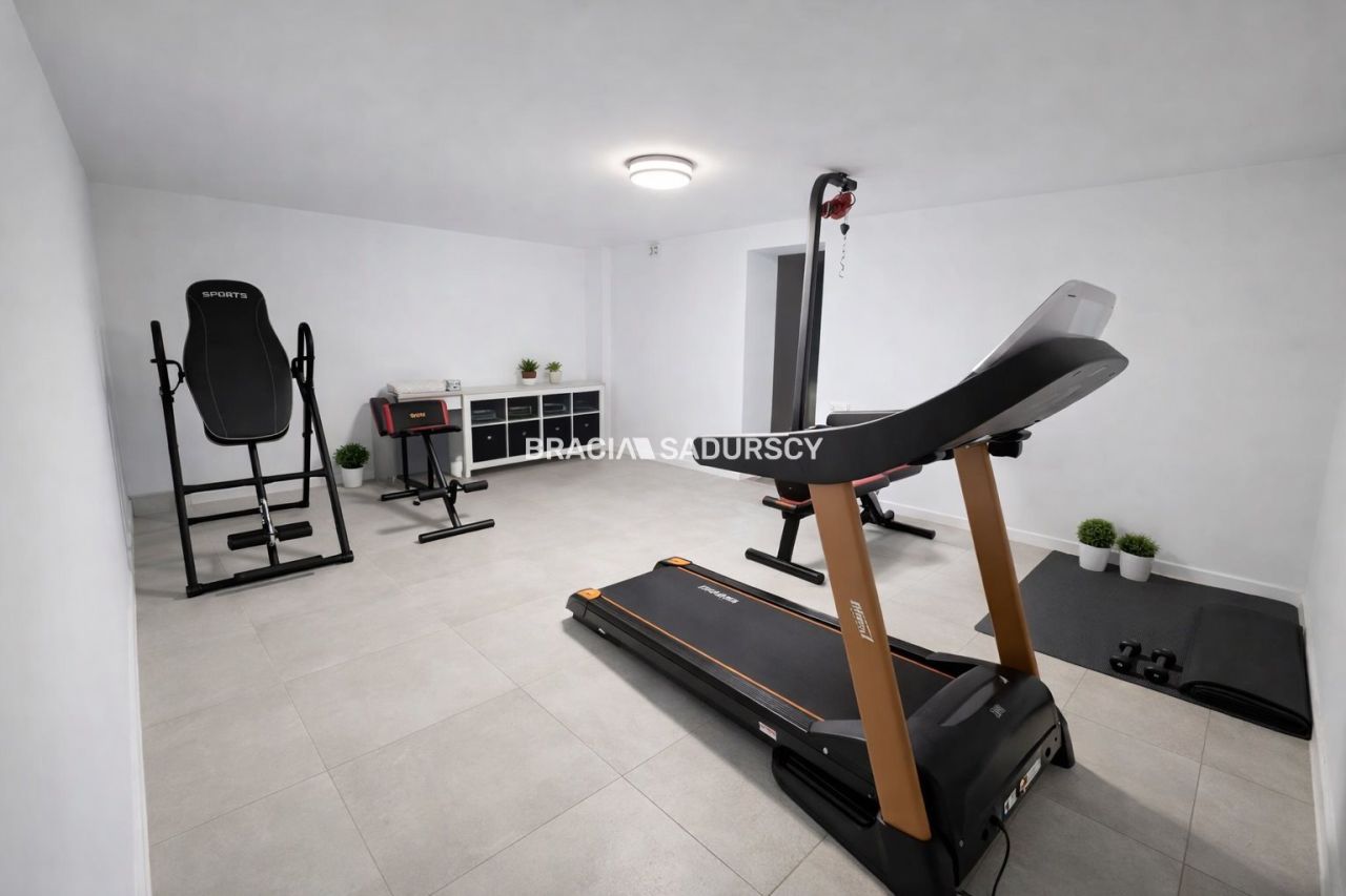 dom wolnostojący, 5 pokoi Niepołomice, ul. Stefana Roweckiego. Zdjęcie 16