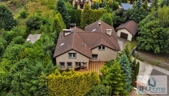 dom wolnostojący, 7 pokoi Katowice Ochojec. Zdjęcie 1