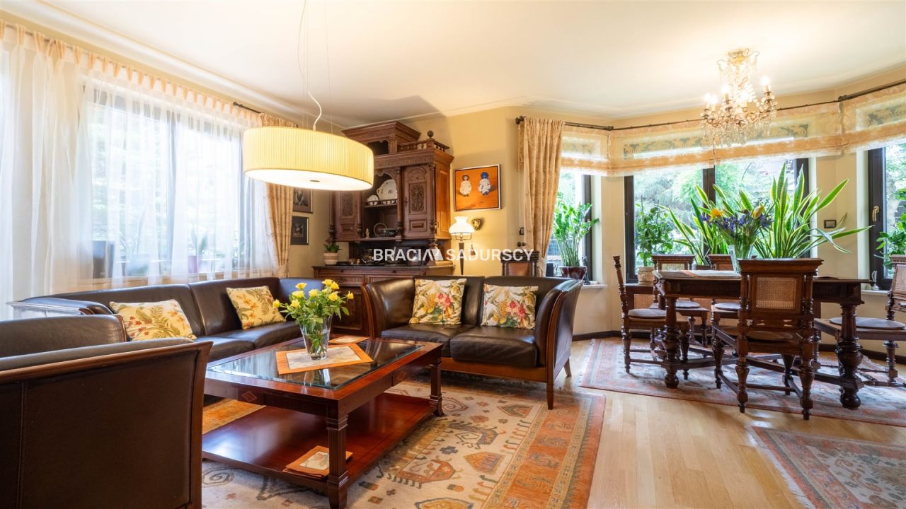 dom wolnostojący, 6 pokoi Bibice, ul. Kwiaty Polne. Zdjęcie 2