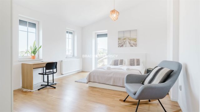 Mieszkanie 3-pokojowe Kraków Stare Miasto, ul. Radziwiłłowska. Zdjęcie 2