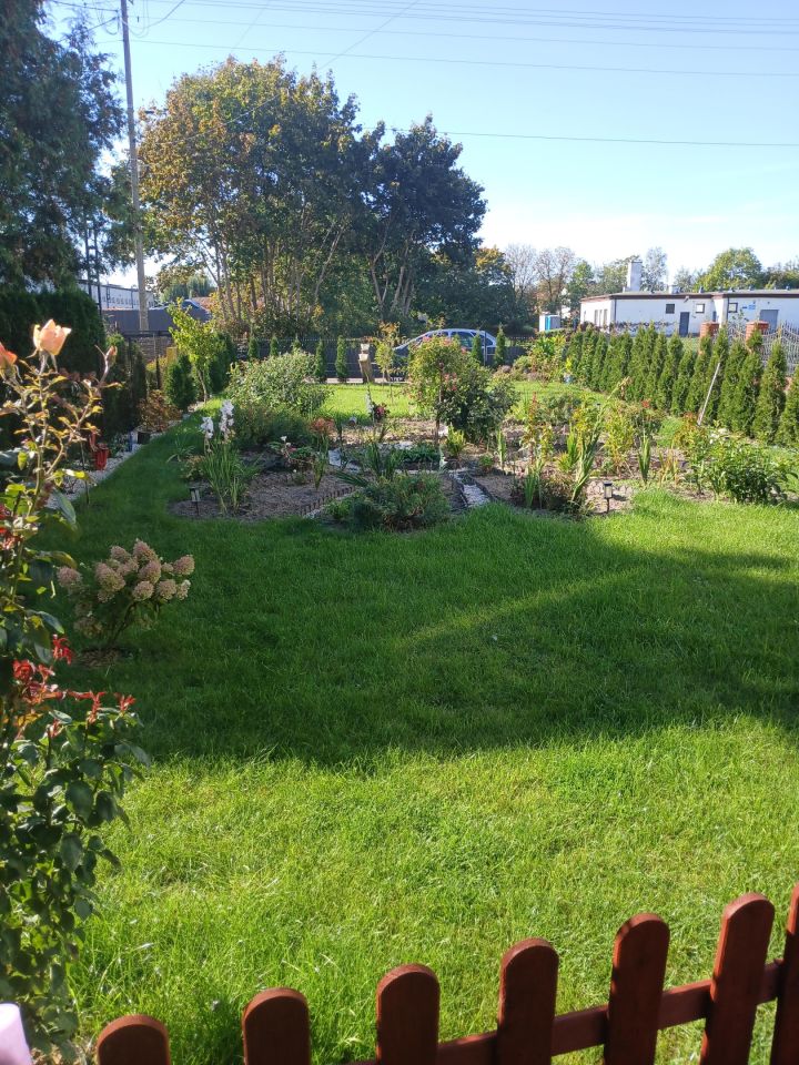 dom wolnostojący, 7 pokoi Staroźreby, ul. Parkowa. Zdjęcie 2