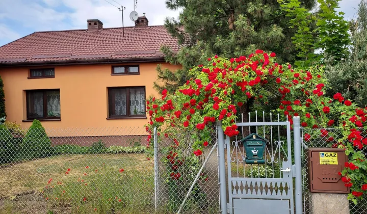 dom wolnostojący, 3 pokoje Paprotnia, ul. Spacerowa