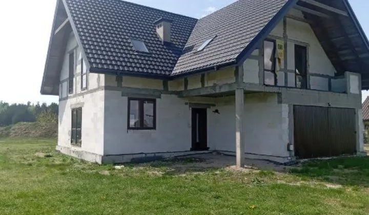 dom wolnostojący, 6 pokoi Parciaki