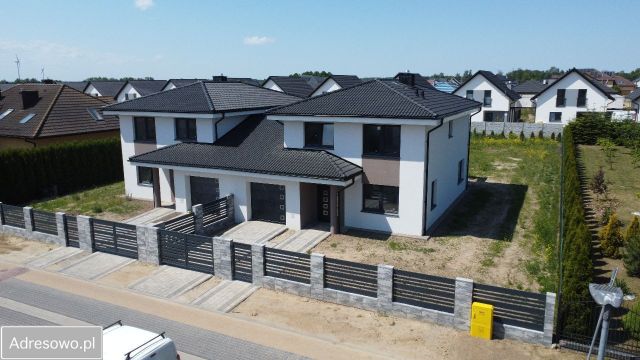 bliźniak, 9 pokoi Kobylnica, ul. Chabrowa. Zdjęcie 1
