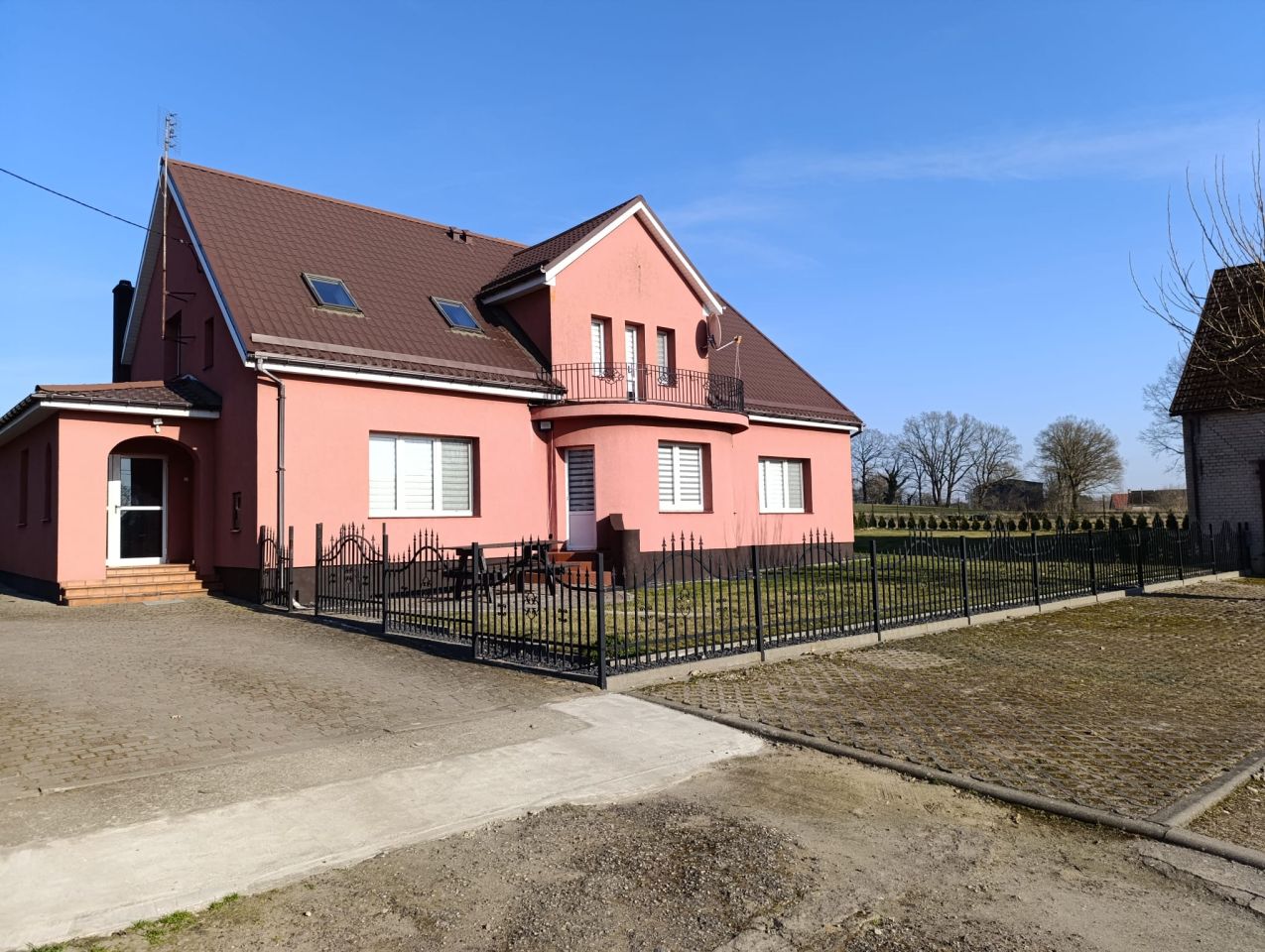 gospodarstwo, 7 pokoi Upadły. Zdjęcie 1