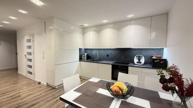 Mieszkanie 3-pokojowe Żyrardów Centrum, ul. Stefana Okrzei. Zdjęcie 1