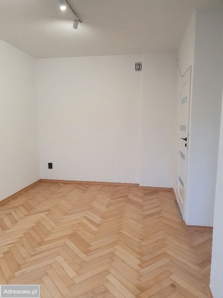 Mieszkanie 2-pokojowe Zegrze, ul. prof. Janusza Groszkowskiego. Zdjęcie 3