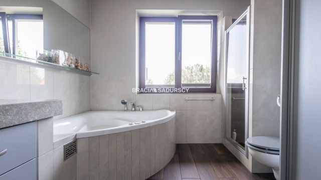 dom wolnostojący, 8 pokoi Kraków Swoszowice, ul. Jeździecka. Zdjęcie 17