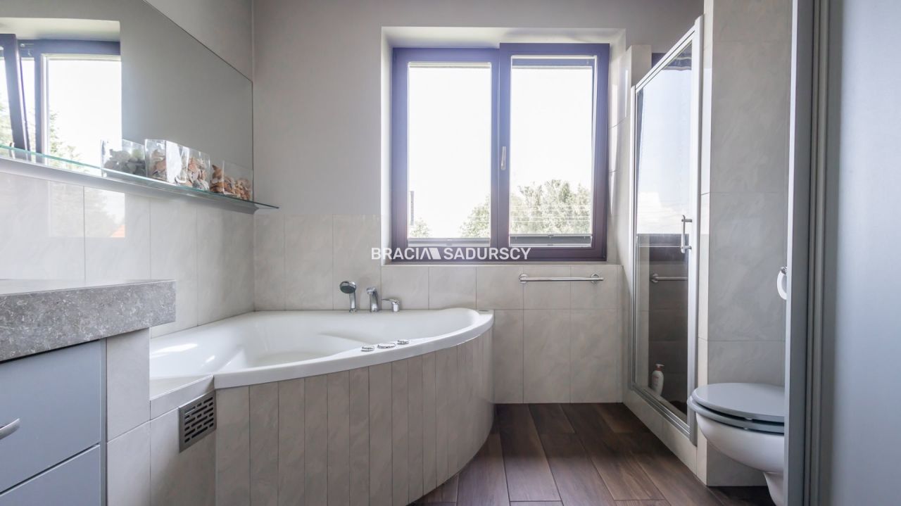 dom wolnostojący, 8 pokoi Kraków Swoszowice, ul. Jeździecka. Zdjęcie 17