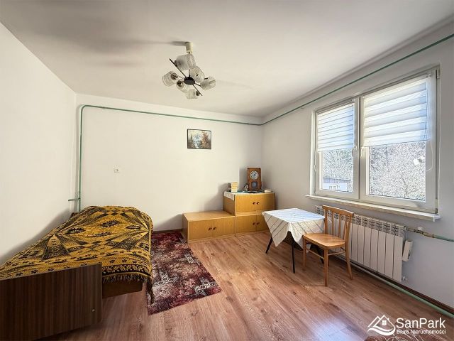 dom wolnostojący, 3 pokoje Żubracze. Zdjęcie 8