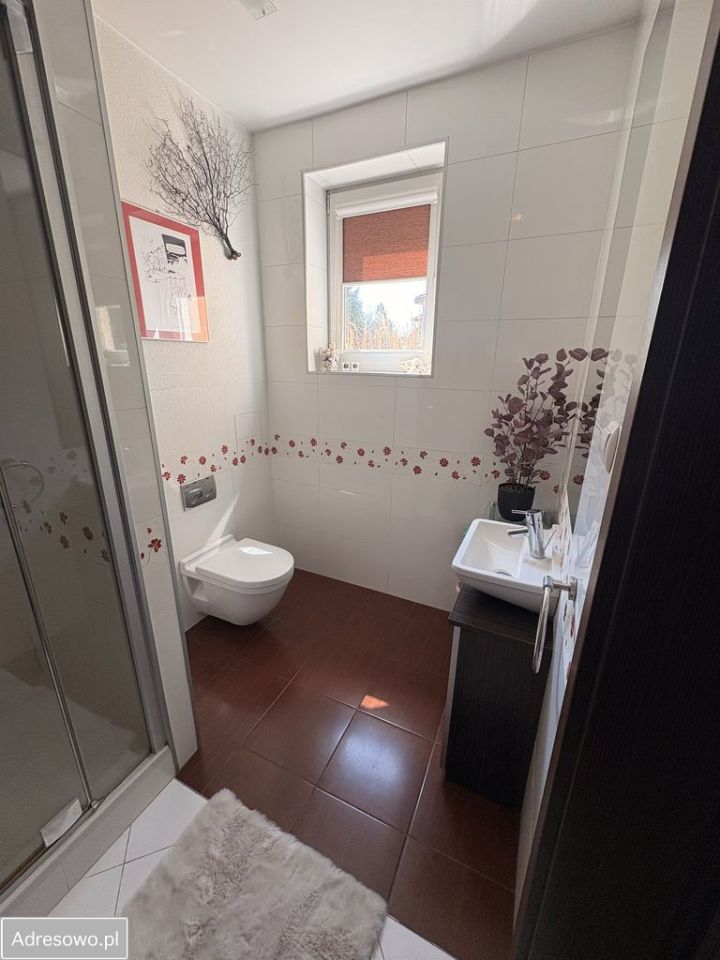 dom wolnostojący, 6 pokoi Łomianki. Zdjęcie 4