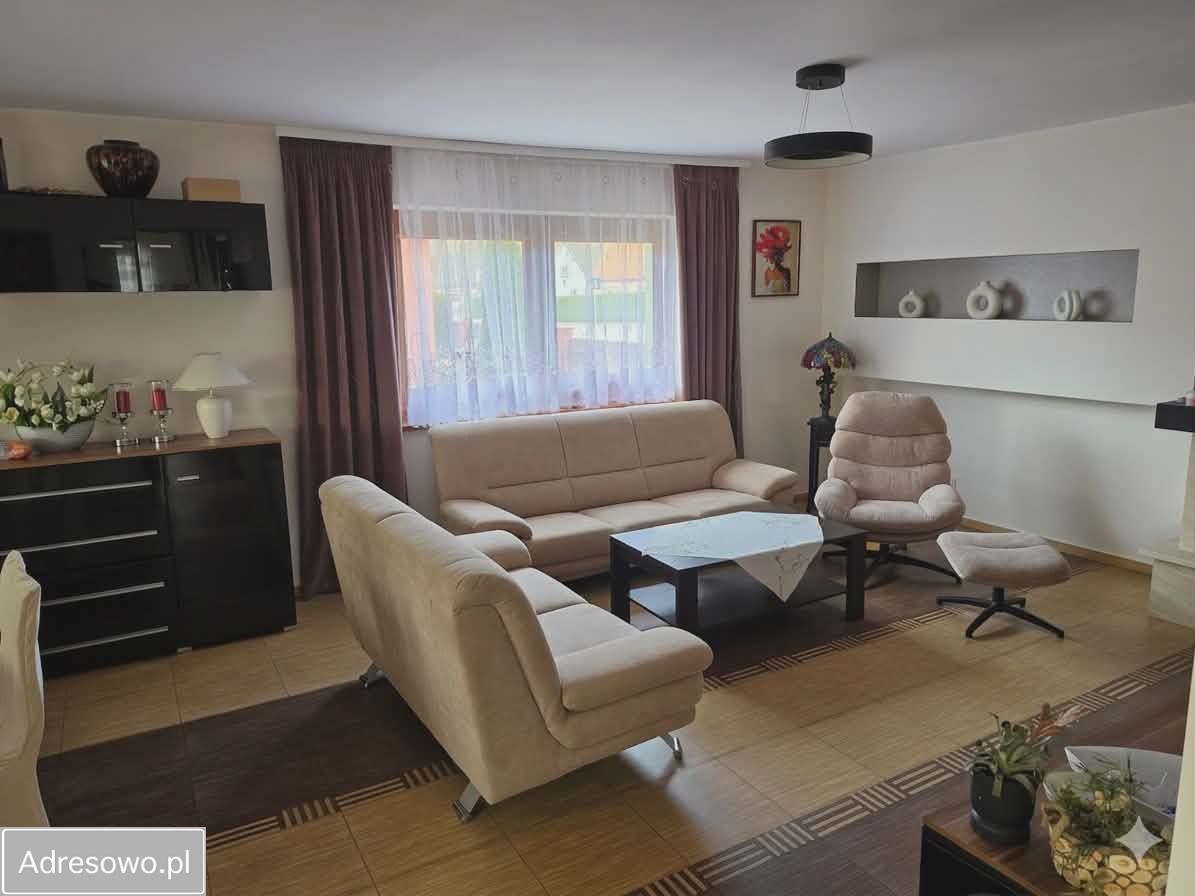 dom wolnostojący, 5 pokoi Prabuty, ul. Stefana Wyszyńskiego. Zdjęcie 2