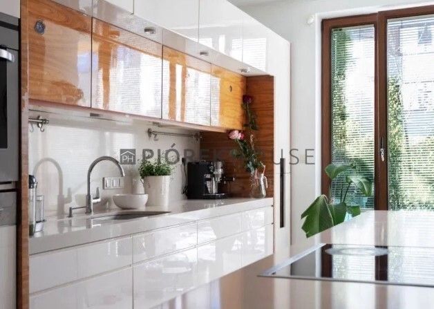 Mieszkanie 4-pokojowe Warszawa Wilanów, ul. Księdza Prymasa Augusta Hlonda. Zdjęcie 3