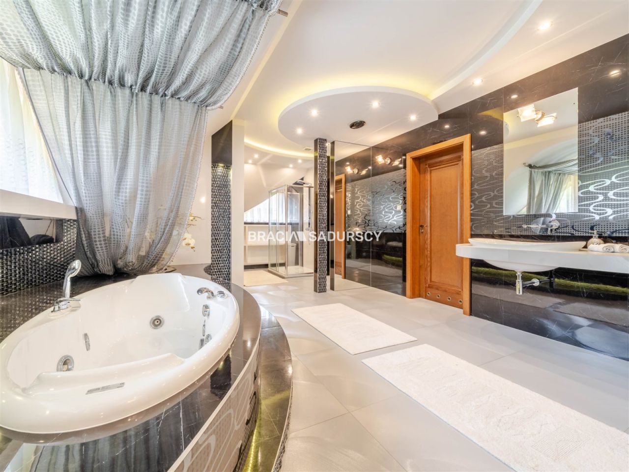 dom wolnostojący, 5 pokoi Myślenice Zarabie, ul. Bukowa. Zdjęcie 37