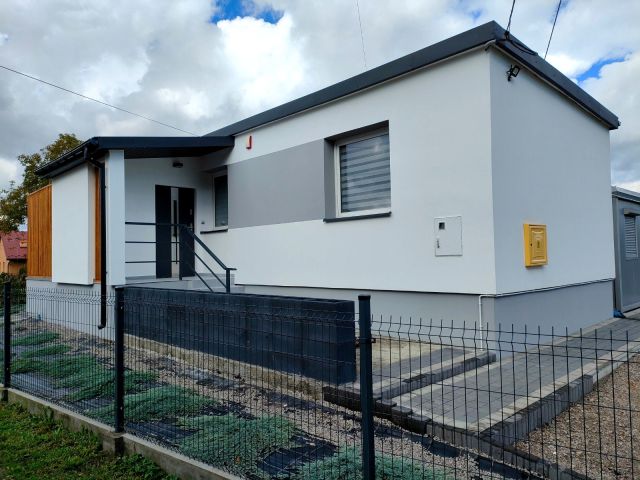 dom wolnostojący, 2 pokoje Tuczempy, ul. Jana Pawła II. Zdjęcie 1