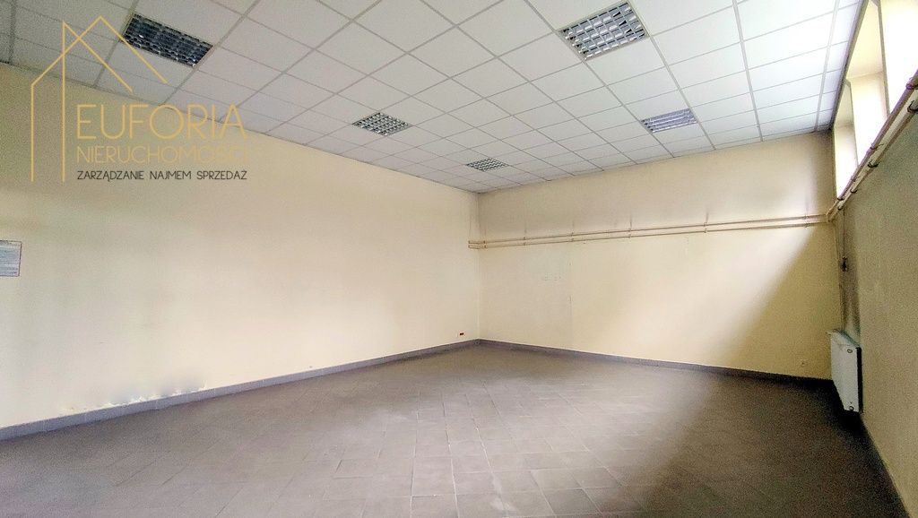 Hala/magazyn Piotrków Trybunalski, al. 3 Maja. Zdjęcie 2
