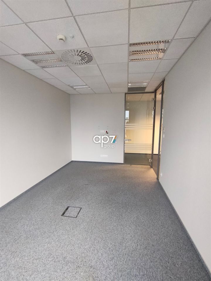 Biuro Kraków Prądnik Czerwony, ul. Pilotów. Zdjęcie 3