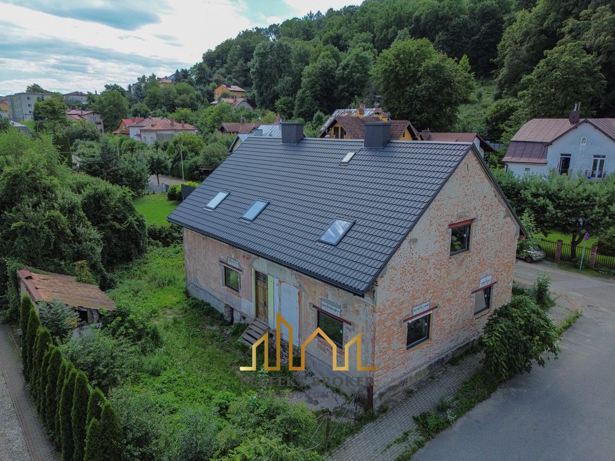 dom wolnostojący, 5 pokoi Sanok Śródmieście, ul. Szopena. Zdjęcie 4