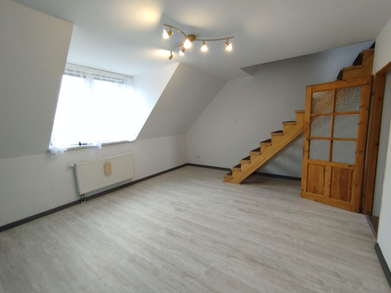 Mieszkanie 3-pokojowe Jelenia Góra Zabobrze. Zdjęcie 6