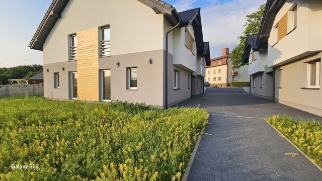 dom szeregowy, 4 pokoje Krośnice, ul. Działkowa. Zdjęcie 1