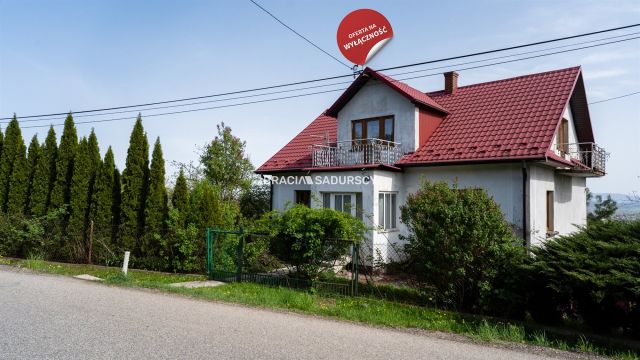 dom wolnostojący, 4 pokoje Łazany. Zdjęcie 1
