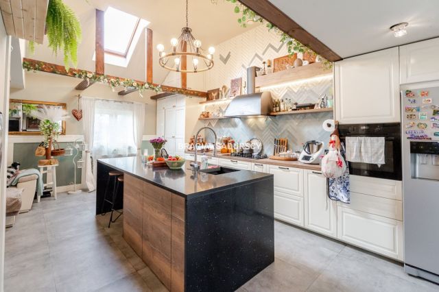 dom wolnostojący, 5 pokoi Kraków, ul. Lubocka. Zdjęcie 2