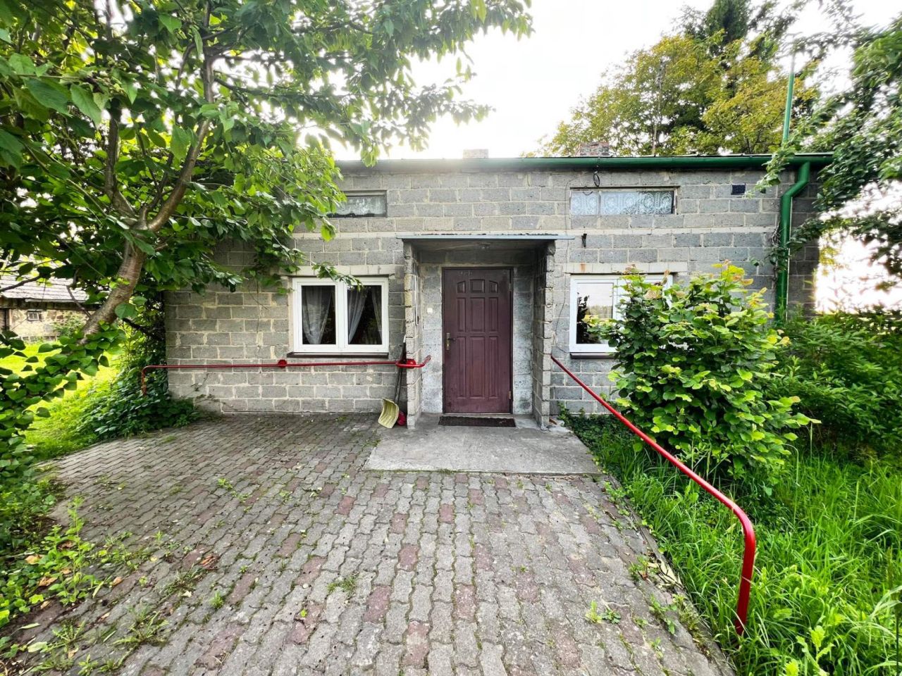 dom wolnostojący, 3 pokoje Popów. Zdjęcie 12