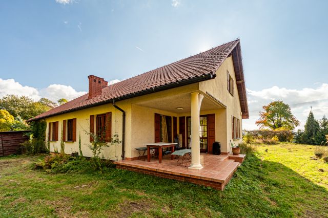 dom wolnostojący, 3 pokoje Borówki. Zdjęcie 2