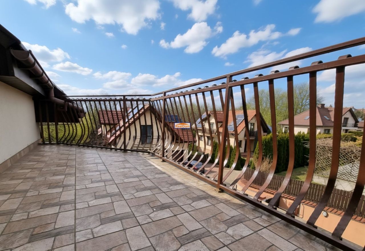 dom wolnostojący, 11 pokoi Modlnica. Zdjęcie 6