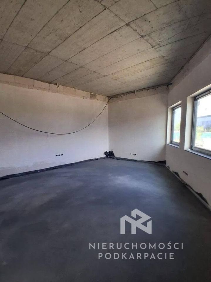 Hala/magazyn Jasionka. Zdjęcie 9