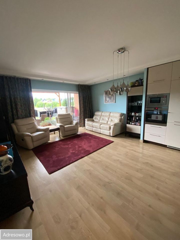 Mieszkanie 4-pokojowe Bielawa. Zdjęcie 1