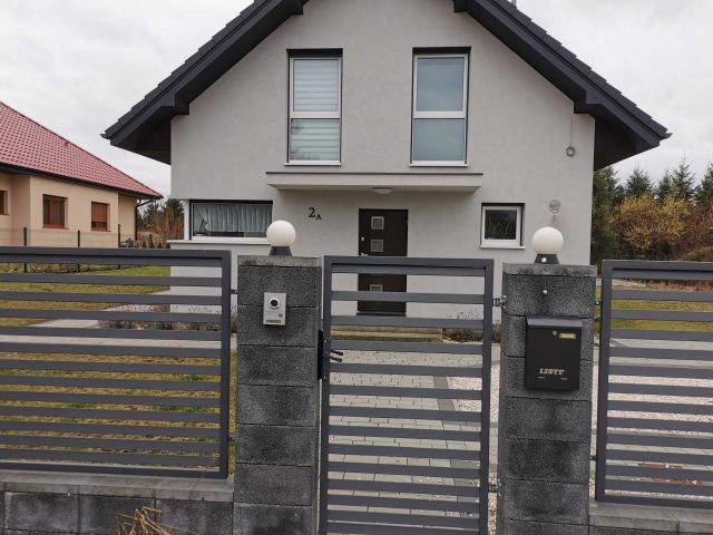 dom wolnostojący, 4 pokoje Miękinia, ul. Wiśniowa. Zdjęcie 1