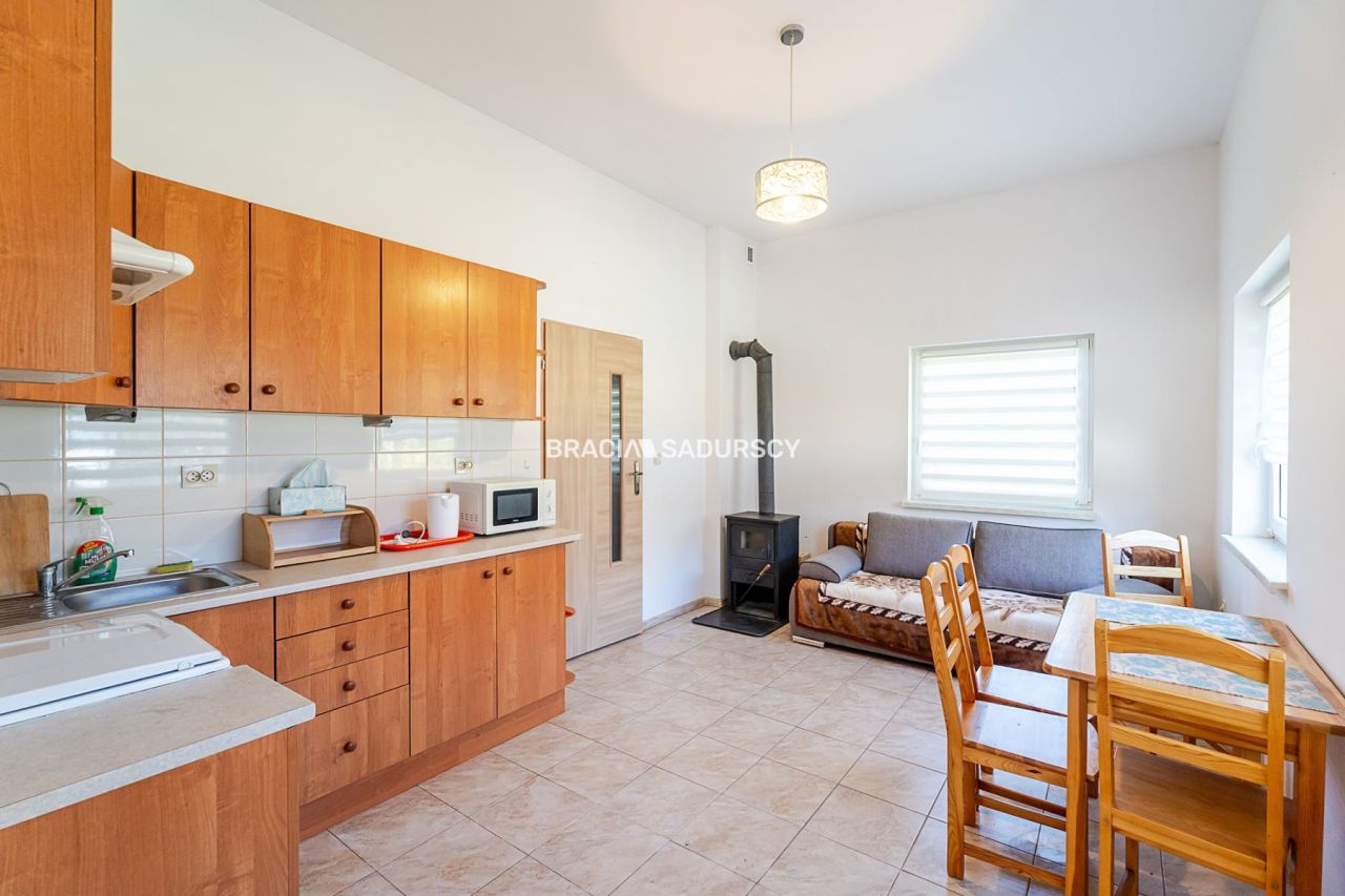 dom wolnostojący, 5 pokoi Łomna. Zdjęcie 36