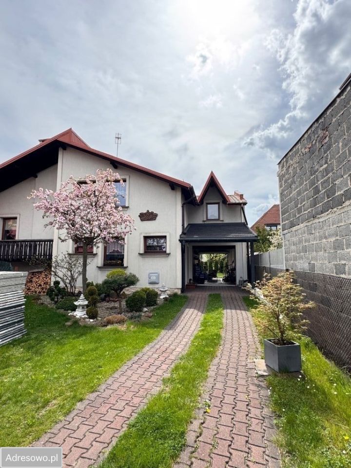 dom wolnostojący, 5 pokoi Wolbrom, ul. 1 Maja