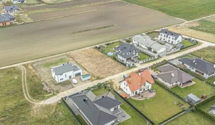 Działka budowlana Różyny