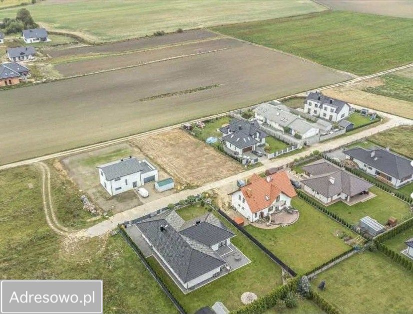 Działka budowlana Różyny