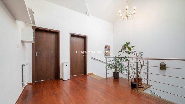 dom szeregowy, 6 pokoi Zabawa. Zdjęcie 25