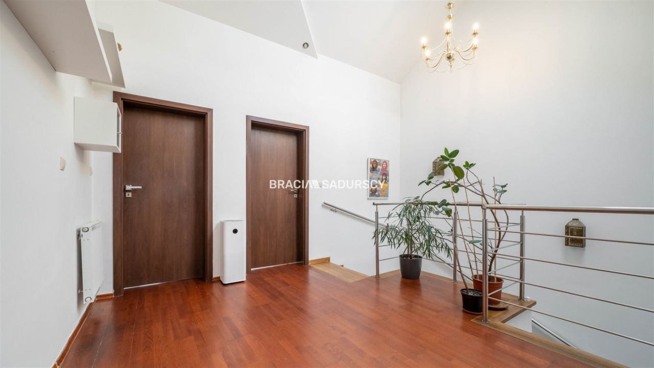 dom szeregowy, 6 pokoi Zabawa. Zdjęcie 25