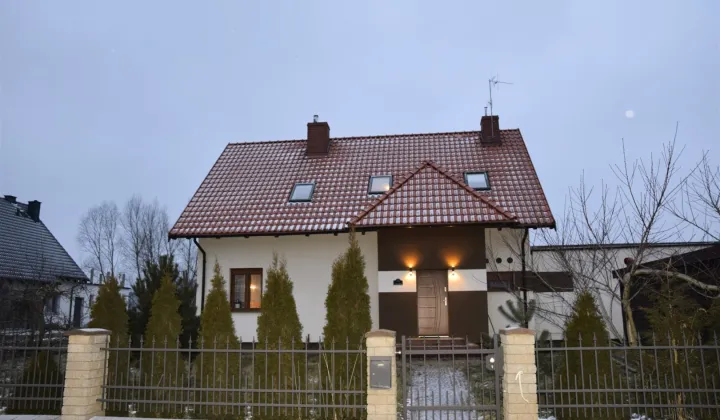 dom wolnostojący, 5 pokoi Gniezno