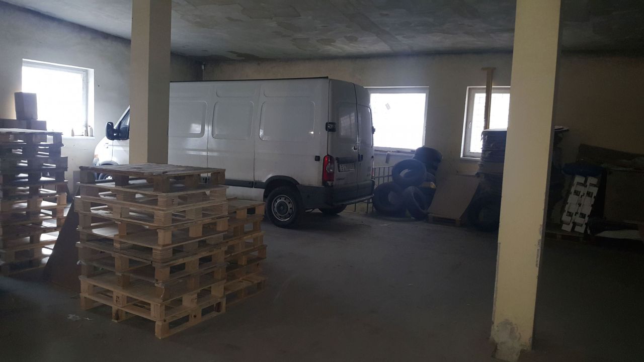 Hala/magazyn Łódź Widzew, al. marsz. Józefa Piłsudskiego. Zdjęcie 8