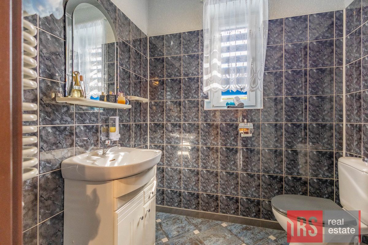 dom wolnostojący, 4 pokoje Laski. Zdjęcie 17