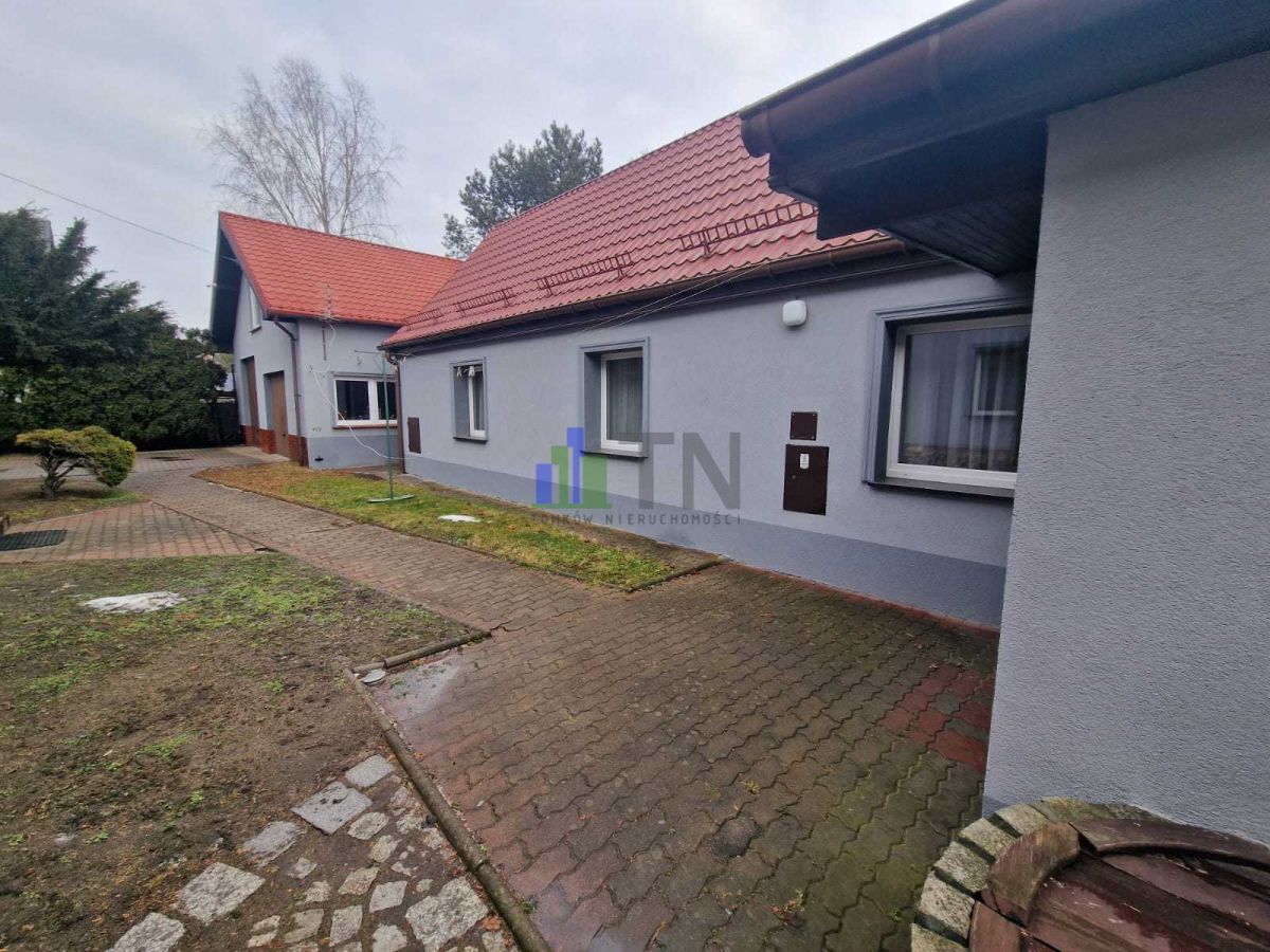 dom wolnostojący, 2 pokoje Wrocław Psie Pole. Zdjęcie 2