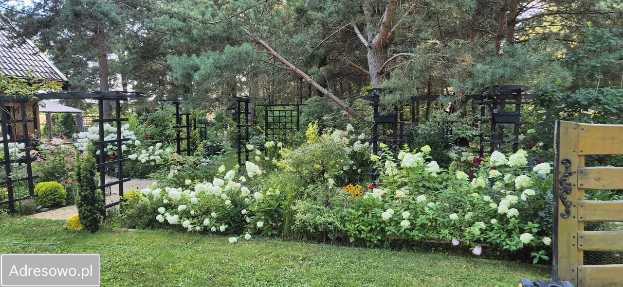 dom wolnostojący, 1 pokój Lutom. Zdjęcie 8