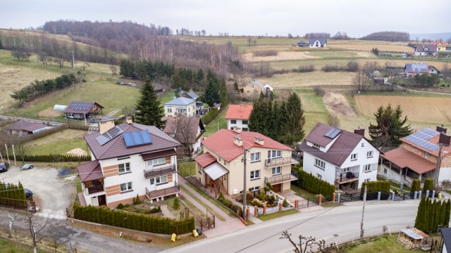 dom wolnostojący, 6 pokoi Błażowa. Zdjęcie 1