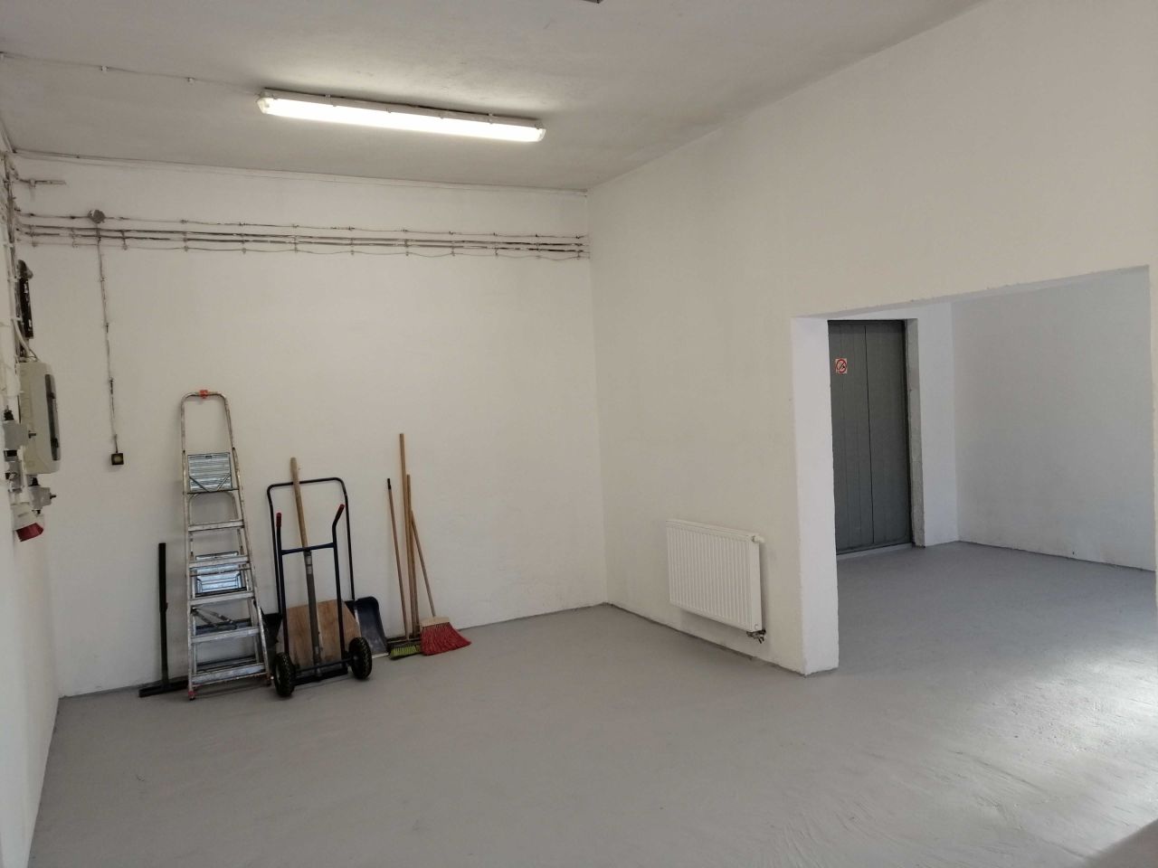 Hala/magazyn Komorniki. Zdjęcie 2