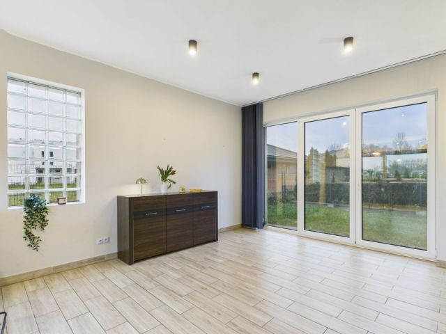 bliźniak, 4 pokoje Pruszków Żbików, ul. Żbikowska. Zdjęcie 9